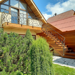 Original hand-forged railings as a jewel of the cottage – exclusive railings in the exterior Original hand-forged railings as a jewel of the cottage – exclusive railings in the exterior
