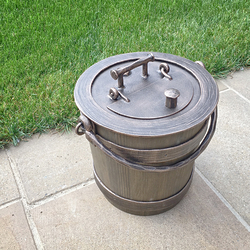Exclusive bin combination of metal/wood Exclusive bin combination of metal/wood