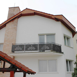 Kované zábradlie s plechom - balkónové zábradlie Kované zábradlie s plechom - balkónové zábradlie