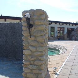 Ručne kované svietidlo FAKĽA - dizajnová lampa Ručne kované svietidlo FAKĽA - dizajnová lampa