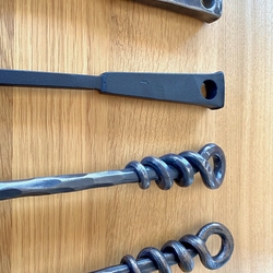 Quality shoehorn hand-forged in UKOVMI – detail Quality shoehorn hand-forged in UKOVMI – detail