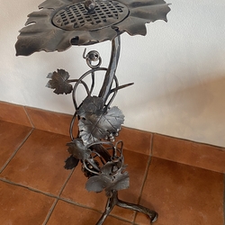 Forged ashtray with natural vine theme - luxury ashtray Forged ashtray with natural vine theme - luxury ashtray