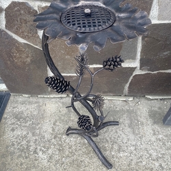 Artistic hand forged ashtray in the shape of a pine, suitable as a luxury gift Artistic hand forged ashtray in the shape of a pine, suitable as a luxury gift