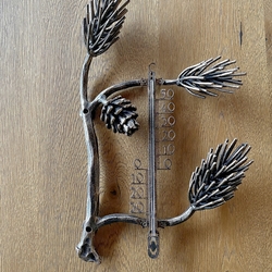 Forged garden thermometer in the shape of a pine branch - luxury gift Forged garden thermometer in the shape of a pine branch - luxury gift